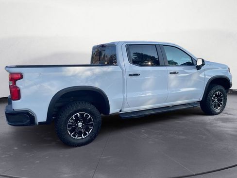 Used 2025 Chevrolet Silverado 1500 ZR2 w/ Technology Package image 4