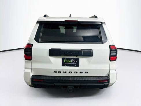 Used 2025 Toyota 4Runner SR5 AWD/4WD image 7