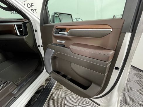 Used 2023 GMC Sierra 1500 Denali AWD/4WD image 25