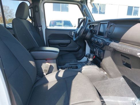 Used 2022 Jeep Wrangler Sport S w/ Sun And Sound Package image 10