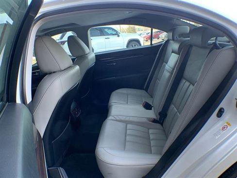 Used 2016 Lexus ES 350 w/ Luxury Package w/Wood Trim image 23