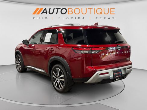 Used 2024 Nissan Pathfinder Platinum w/ Cargo Package AWD/4WD image 3