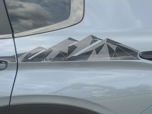 New 2026 Mitsubishi Outlander AWD image 36