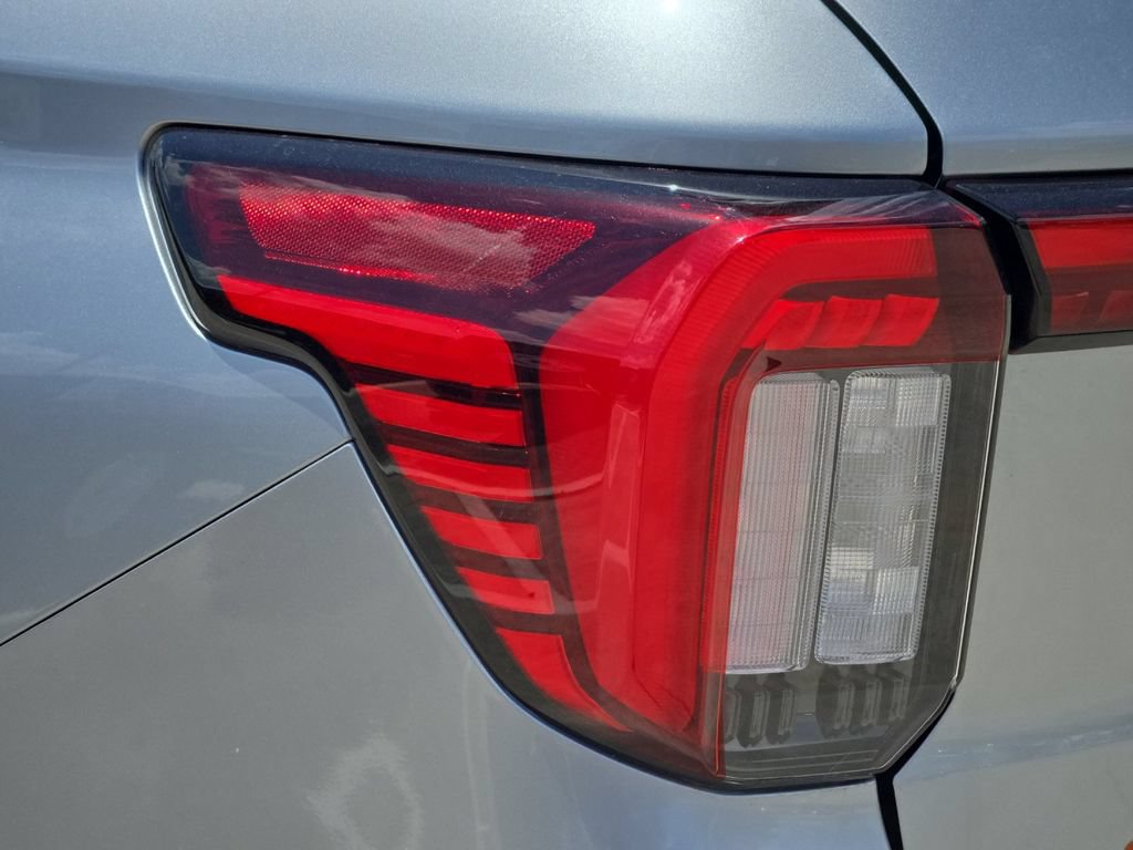 Certified 2025 Ford Explorer Active RWD image 30