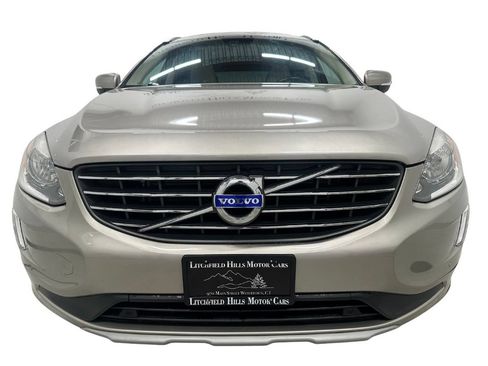 Used 2016 Volvo XC60 T6 w/ Proximity Package AWD/4WD image 8