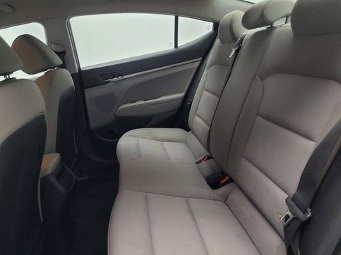 Used 2017 Hyundai Elantra SE image 18
