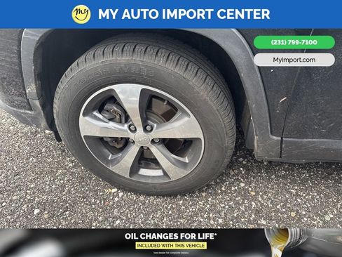 Used 2019 Jeep Cherokee Limited image 6