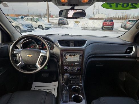 Used 2017 Chevrolet Traverse LT image 16