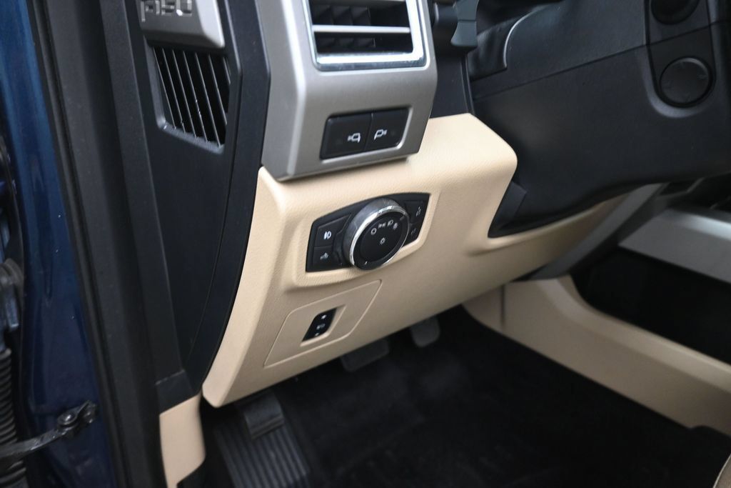 Used 2016 Ford F150 Lariat w/ Equipment Group 502A Luxury AWD/4WD image 13