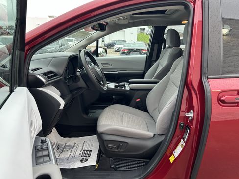 Certified 2025 Toyota Sienna LE w/ LE Plus Package AWD/4WD image 14