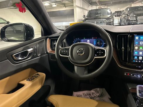 Certified 2025 Volvo XC60 T8 Ultra w/ Climate Package PRO image 25