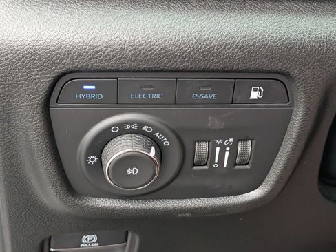 Used 2024 Jeep Grand Cherokee Limited 4xe AWD/4WD image 13