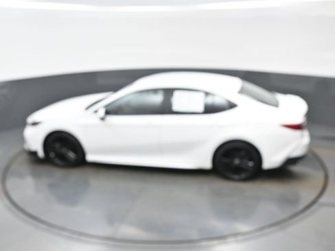 Used 2025 Toyota Camry SE image 37