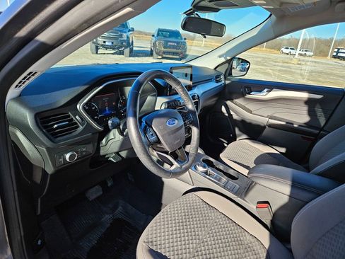 Used 2021 Ford Escape SE w/ Cold Weather Package image 21