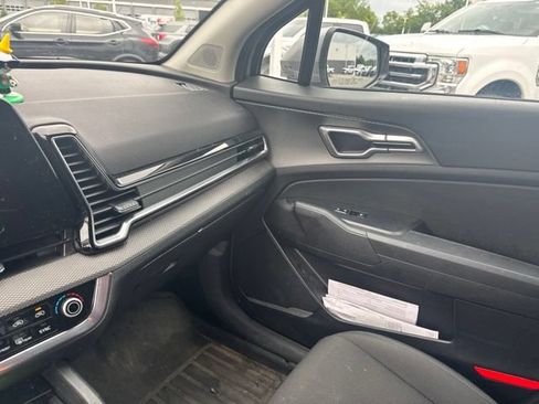 Used 2023 Kia Sportage LX AWD/4WD image 24