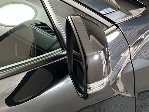 Used 2025 Toyota Corolla Cross SE w/ Moonroof Package image 10