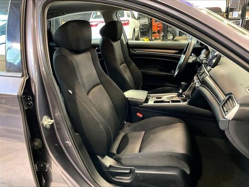 Used 2018 Honda Accord LX image 11
