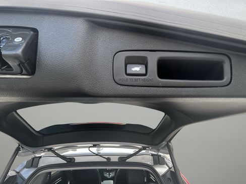 Used 2020 Honda CR-V Touring image 17