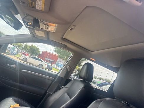 Used 2019 Toyota Highlander Limited AWD/4WD image 12