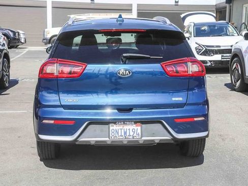 Used 2019 Kia Niro EX image 9