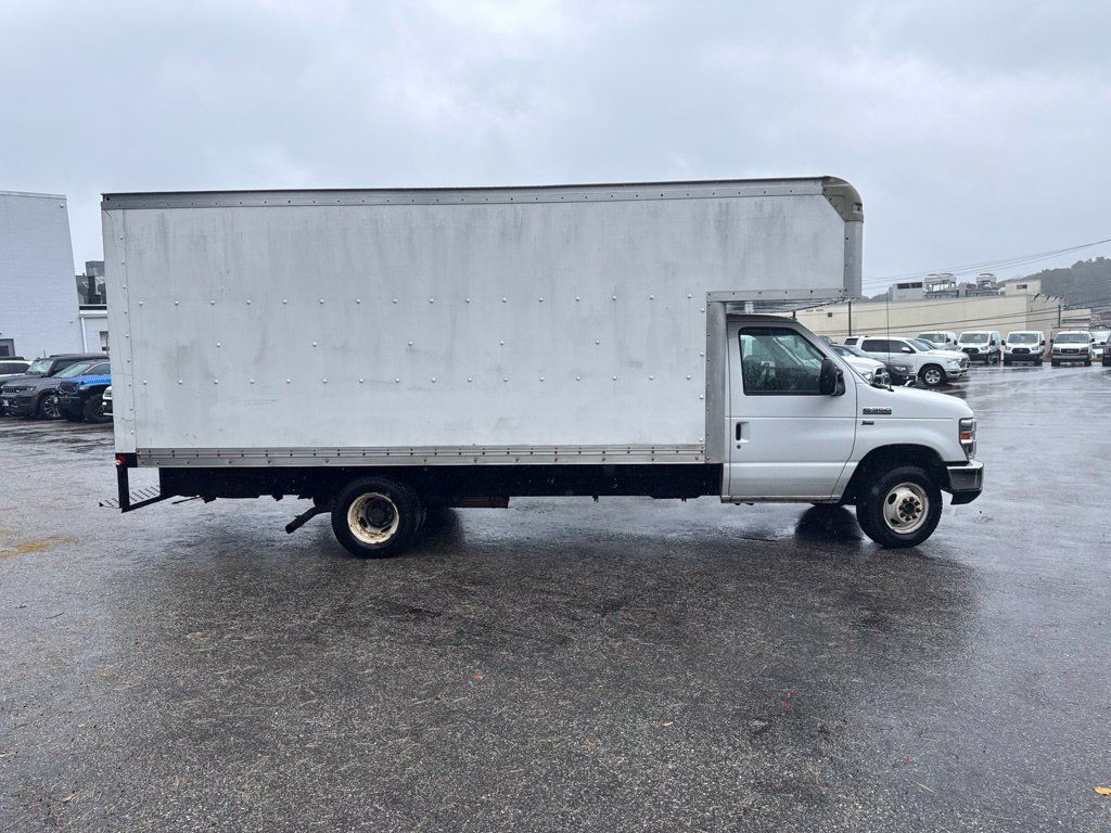Used 2016 Ford E-350 and Econoline 350 Super Duty RWD image 6