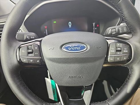 New 2026 Ford Escape SE image 19