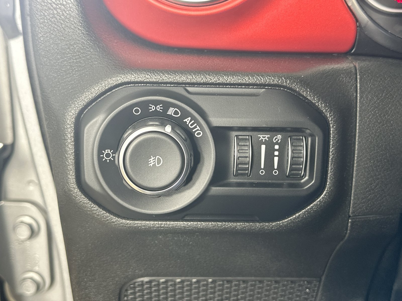 Used 2021 Jeep Wrangler Unlimited Rubicon AWD/4WD image 25