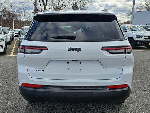 Used 2023 Jeep Grand Cherokee L Altitude image 5