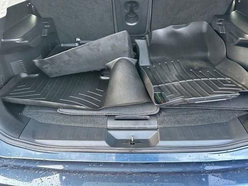 Used 2015 Nissan Rogue SV w/ SV Premium Package image 18