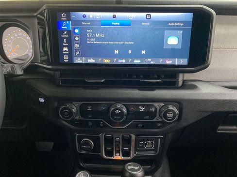 Used 2024 Jeep Wrangler Sport S image 23