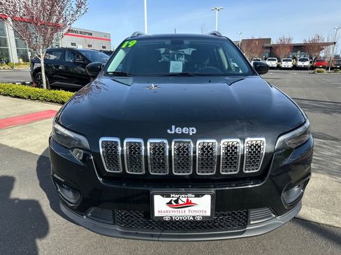 Used 2019 Jeep Cherokee Latitude w/ Popular Appearance Group FWD image 8