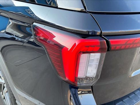 Used 2025 Ford Explorer ST-Line w/ ST-Line Street Pack AWD/4WD image 55