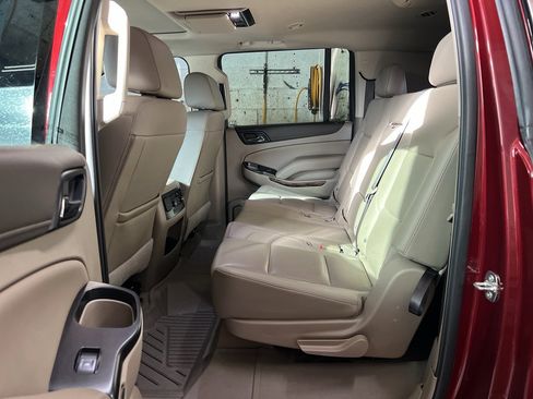 Used 2020 GMC Yukon XL SLT w/ Open Road Package image 16