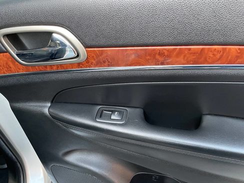 Used 2013 Jeep Grand Cherokee Limited w/ Advance Technology Group image 36