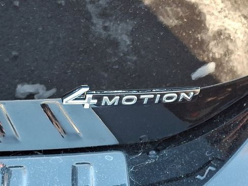 Used 2024 Volkswagen Tiguan Wolfsburg Edition image 17