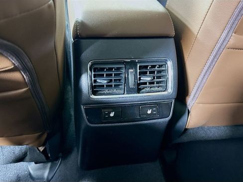 Used 2017 Subaru Outback 2.5i Touring image 30