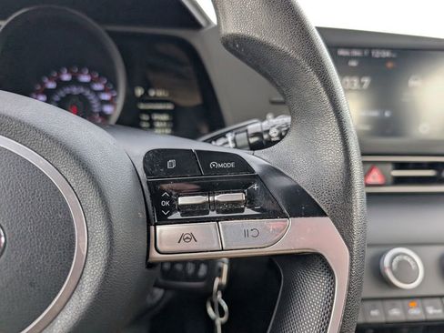 Used 2023 Hyundai Elantra SE image 15