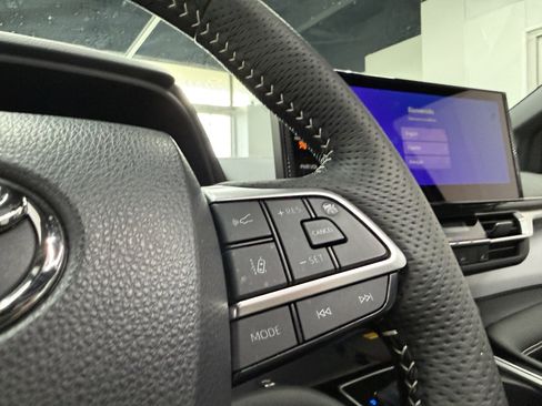 Used 2026 Toyota Sienna XSE AWD/4WD image 15