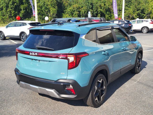 Certified 2024 Kia Seltos EX AWD/4WD image 2