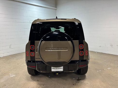 Used 2026 Land Rover Defender 110 S image 8