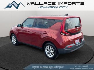 Used 2022 Kia Soul LX w/ Technology Package FWD video 3