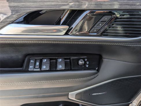 Used 2022 Jeep Wagoneer Series III image 22