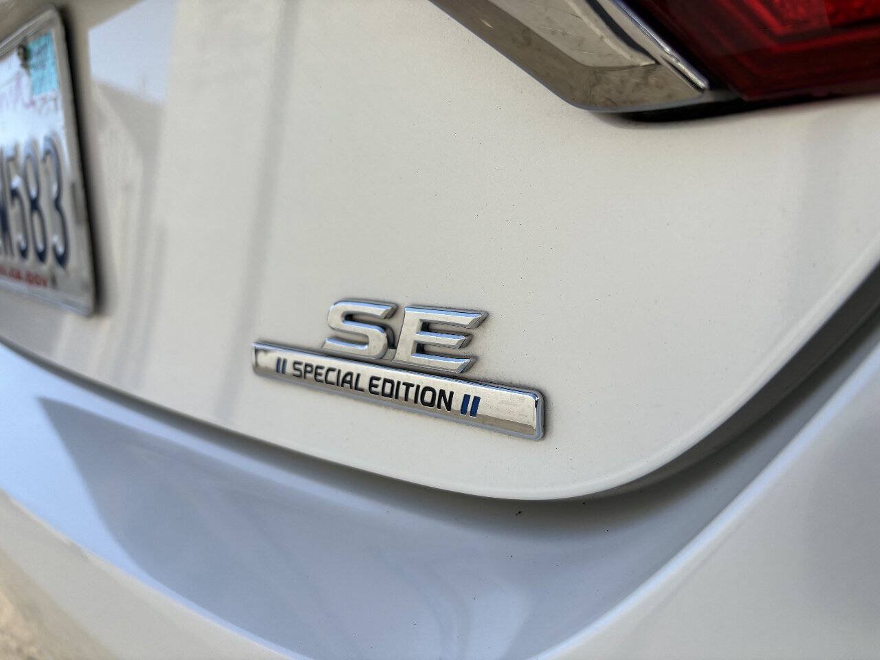 Used 2016 Toyota Camry SE FWD image 12