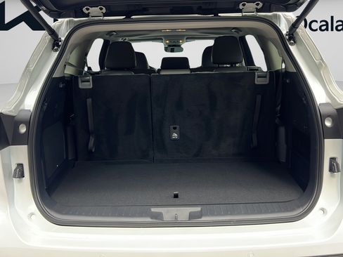 Used 2026 Toyota Highlander Limited AWD/4WD image 9