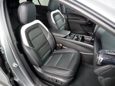 Used 2024 Chevrolet Blazer EV LT image 2