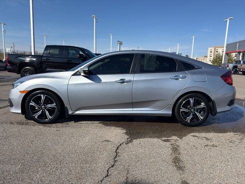 Used 2017 Honda Civic Touring image 2