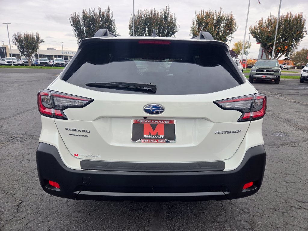Used 2025 Subaru Outback Premium AWD/4WD image 4