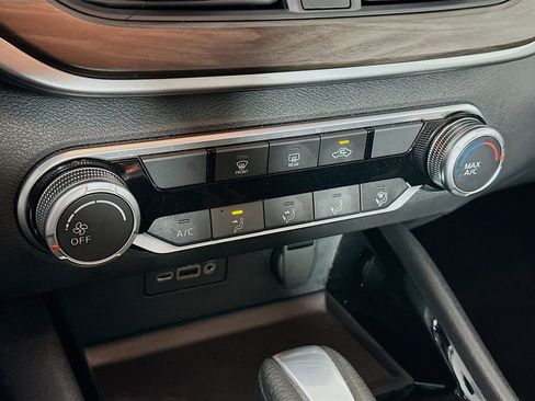 Used 2024 Nissan Altima 2.5 SV image 22