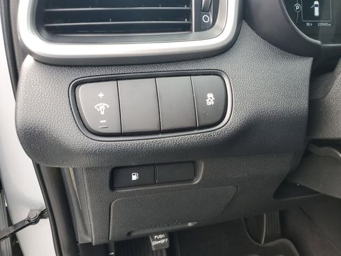 Used 2017 Kia Sorento LX image 15