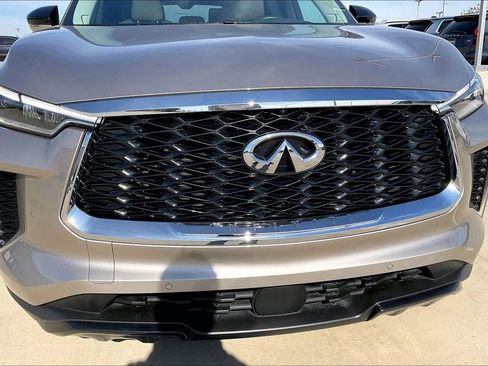 Certified 2025 INFINITI QX60 Luxe w/ Vision Package image 38